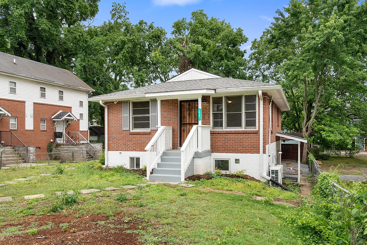 Building Photo - 1036 Seymour Ave #B
