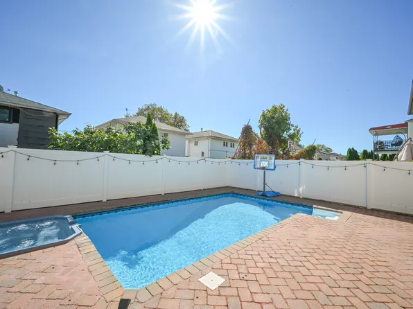 2629 East 65th Street image 3 of 25