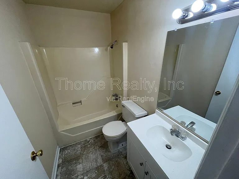 406 Dowd St — Photo 8