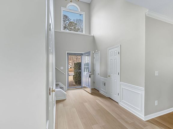 4th image of 10155 Barston Ct