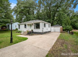 953 Alpine Hills St NW, Grand Rapids, MI 49544