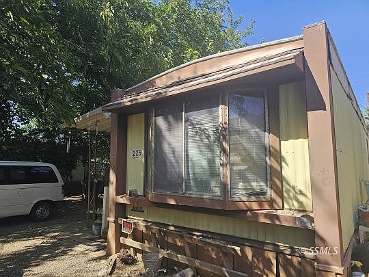 1st image of 225 Park Way