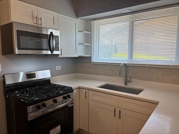 2nd image of 22535 Ridgeway Ave