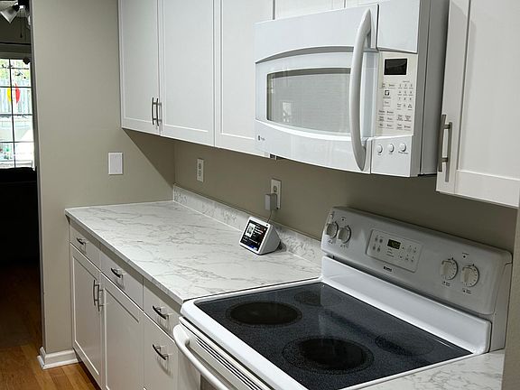4th image of 1285 Apex Ln