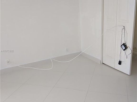 4th image of 3530 Mystic Pointe Dr APT 2512