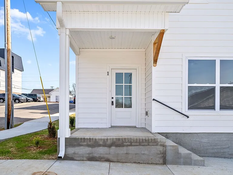 106 Cooper Pl — Photo 9