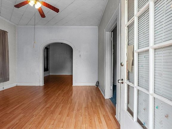 3rd image of 3322 Avenue Q 1/2