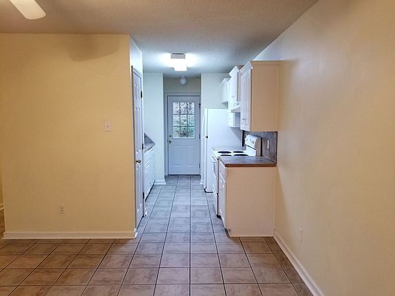 4th image of 210 Bellevue Cir APT B