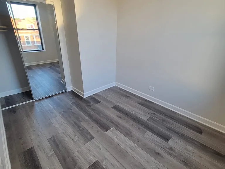 2140 S Fairfield Ave #3F — Photo 10