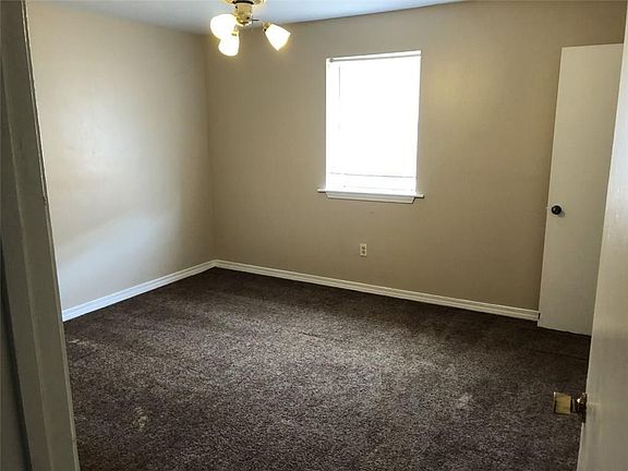 4th image of 1602 Clearview Pkwy APT B