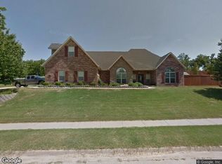 541 Whitcliff Dr, Cave Springs, AR 72718