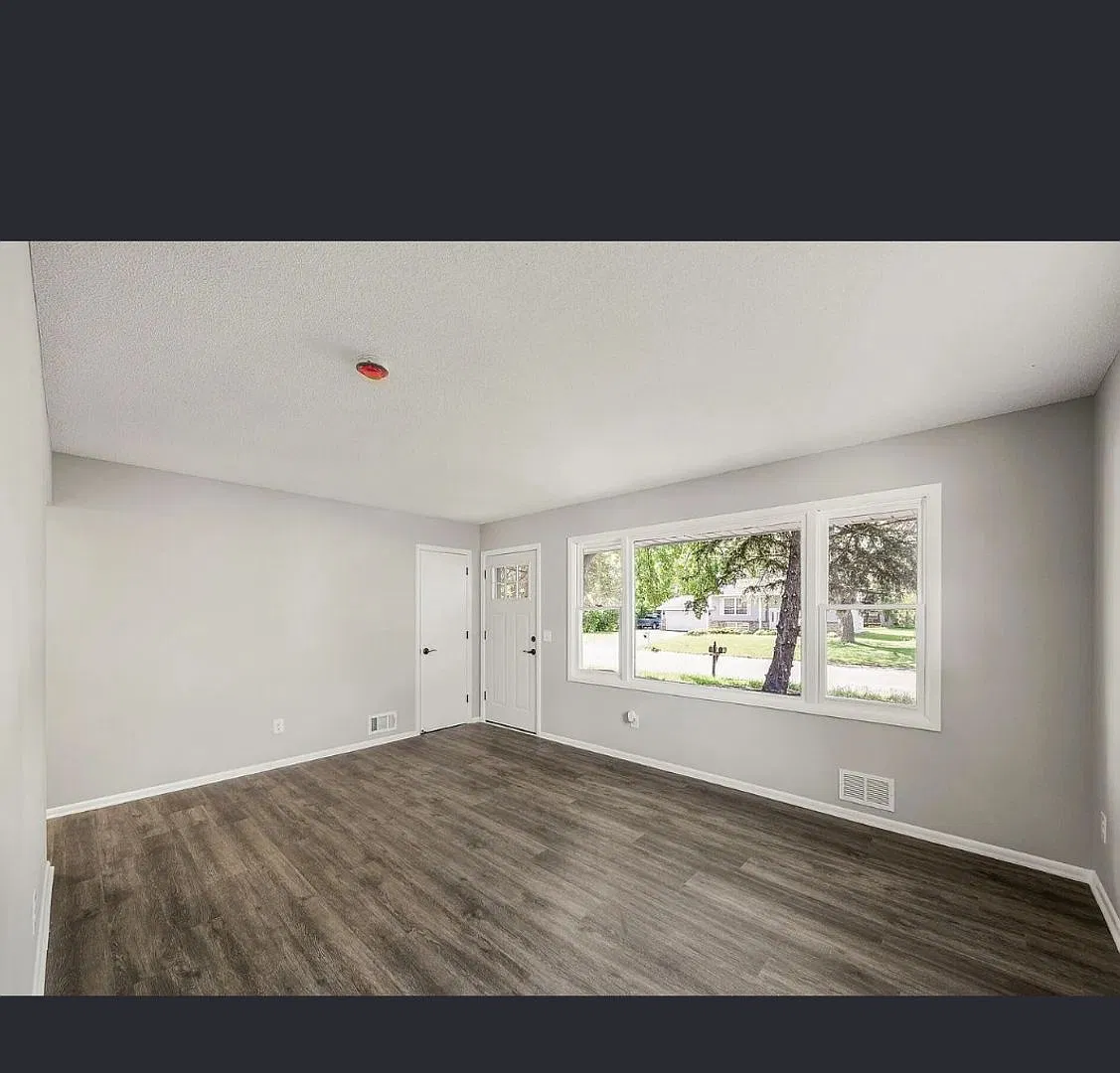 827 Elm Creek Circle — Photo 2