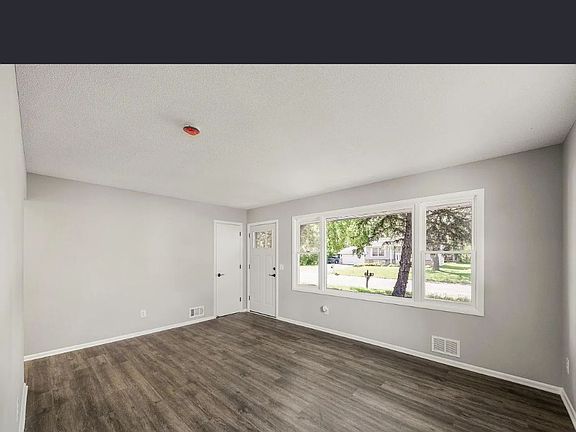 2nd image of 827 Elm Creek Cir N