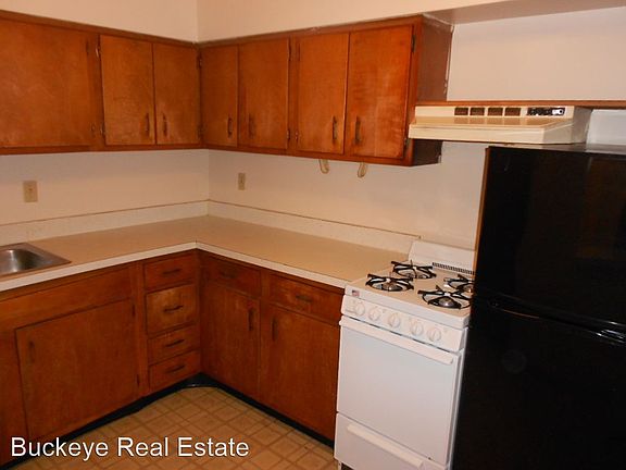 3rd image of 133 E Lane Ave APT 1B