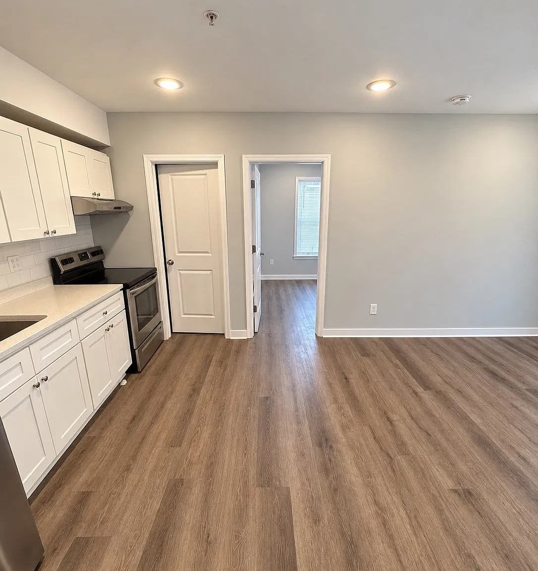 1 bed, $1,718 — Photo 4