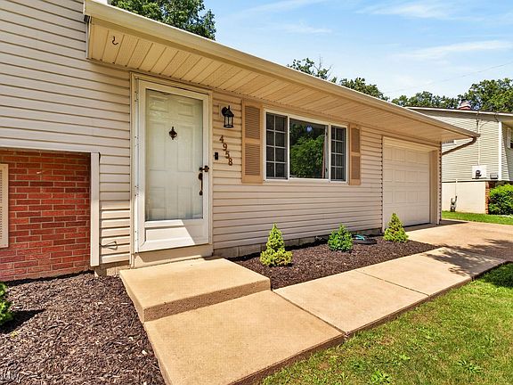 3rd image of 4958 Mapleview Dr