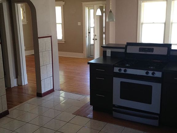 4th image of 9038 Tudor Ave