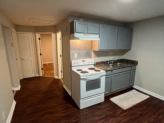 4th image of 4409 Mikado Ave