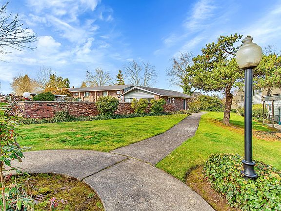 4th image of 5660 SW 180th Ave #25