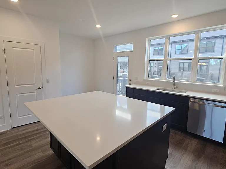6429 Main St #0 — Photo 31