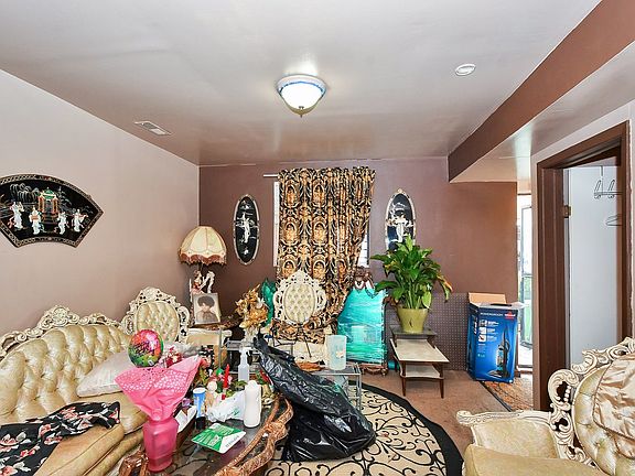 3rd image of 823 N Laramie Ave
