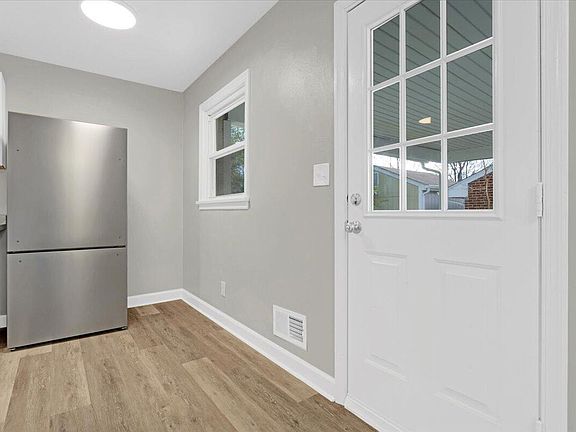 5th image of 3754 Signal Hill Ave NW