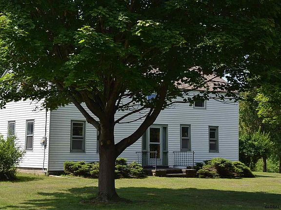 2nd image of 11 FEATHERBED Lane