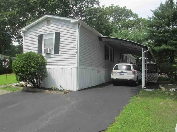 61 Cantaberry Ln, Coventry, RI 02816