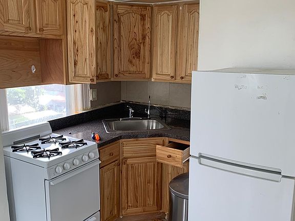 2nd image of 8514 76th St Floor 2