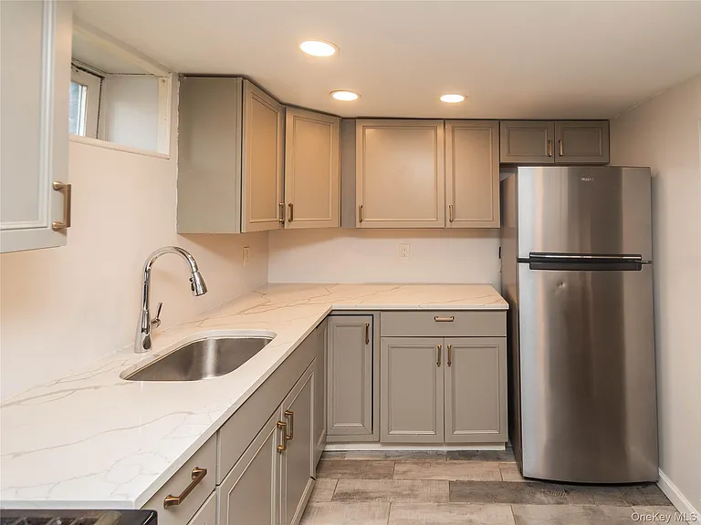 1258 North Ave #2 — Photo 5