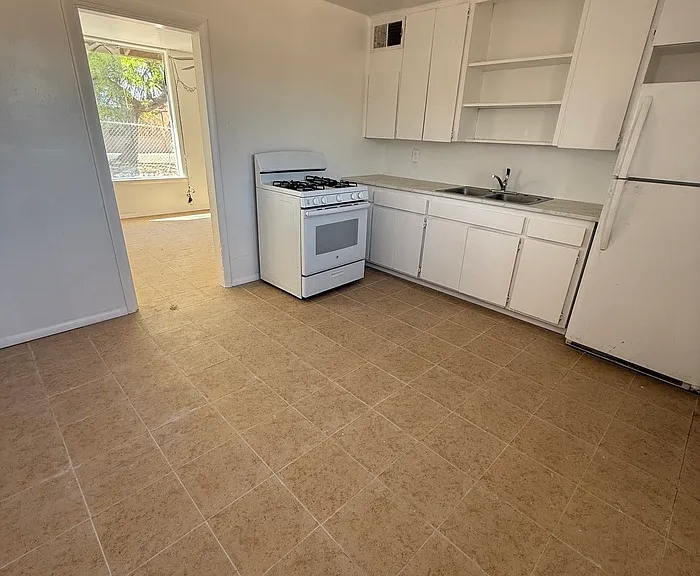 842 W Calle Ramona — Photo 10