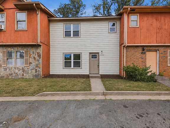 2nd image of 2050 Lenoa Ln