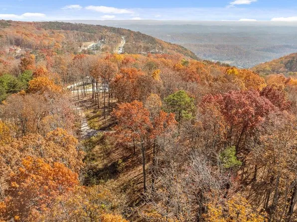 7923 Mountain Laurel Trl, Signal Mountain, TN 37377