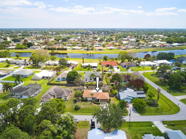 544 SW Dairy Road, Port St Lucie, FL 34953
