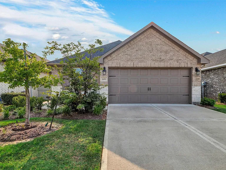 16891 Pink Wintergreen Dr — Photo 2