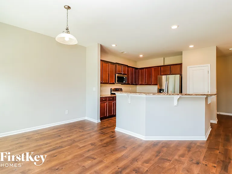 343 Bradley Bend Dr — Photo 4