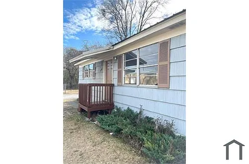 1108 Hall St Photo 1