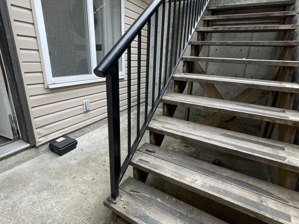 2 bedroom rental in Surrey — photo 12
