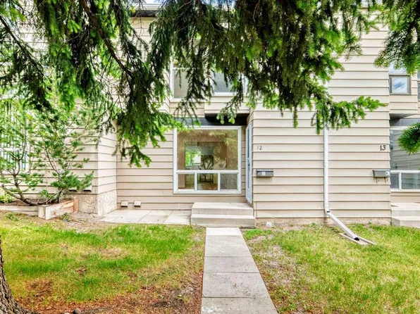 7205 S 4th St NE #12, Calgary, AB T2K 5S3