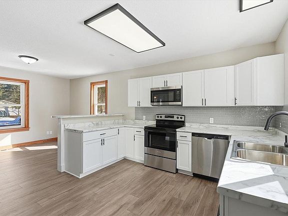 4th image of 124 South Ave E