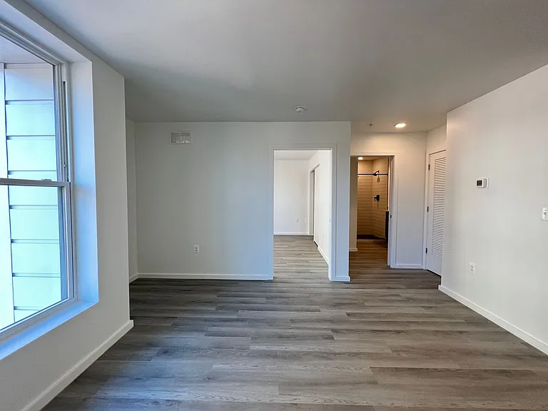 725 W Pratt St. — Photo 123