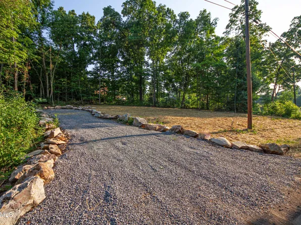 3623 Channel Dr, Louisville, TN 37777