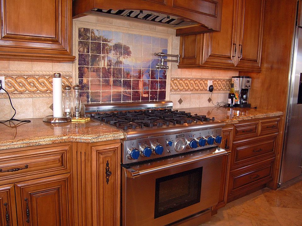 2nd image of 17 Altamont Way
