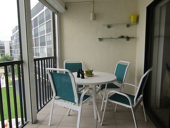 5th image of 25820 Hickory Blvd APT 305