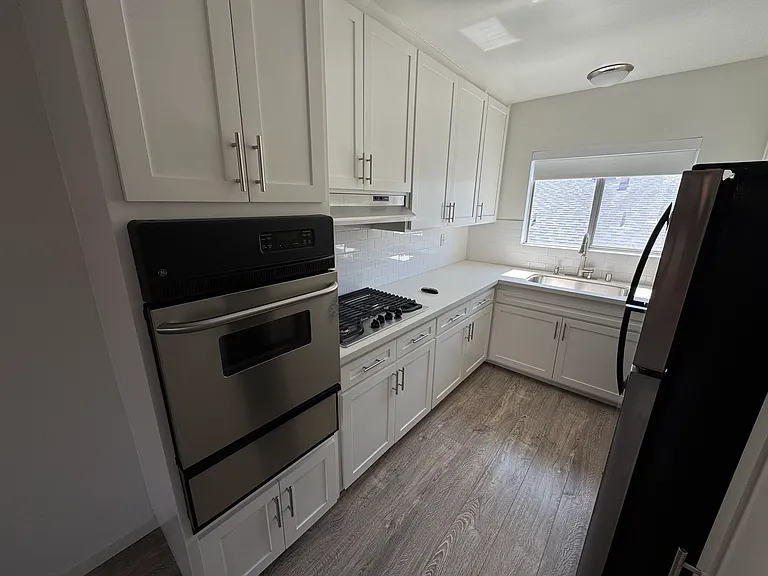 917 6th St #7 — Photo 7