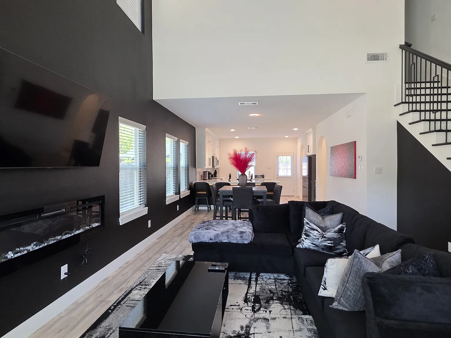 3 bed, 1543 sqft, $2,500 — Photo 2