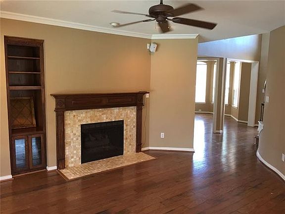 4th image of 2920 Hornby Ln