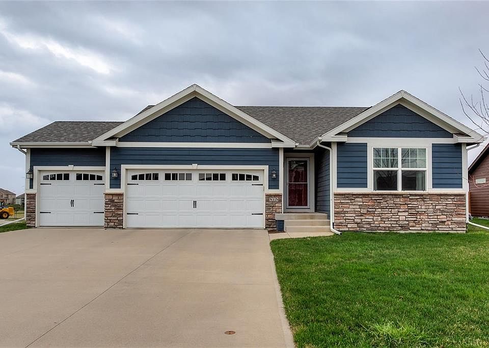 1st image of 515 NE Bowman Dr