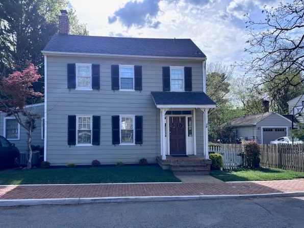 216 Wirt St NW, Leesburg, VA 20176