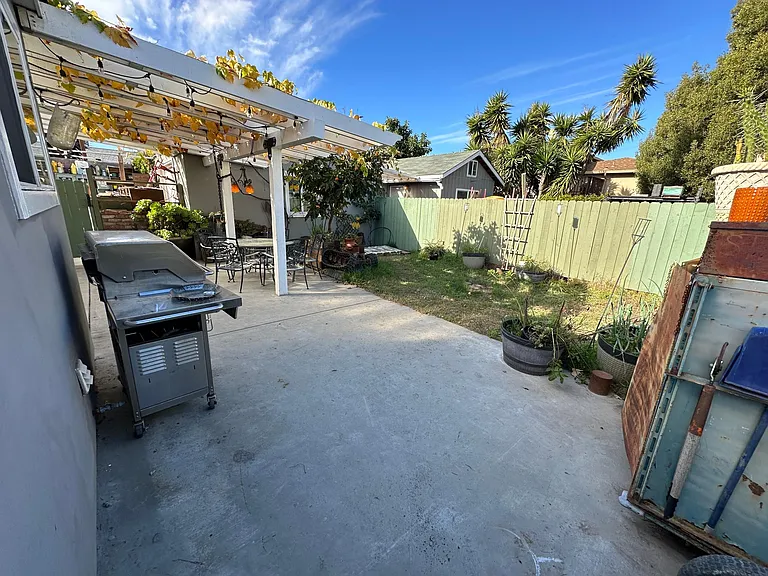 2921 Modesto Ave — Photo 16